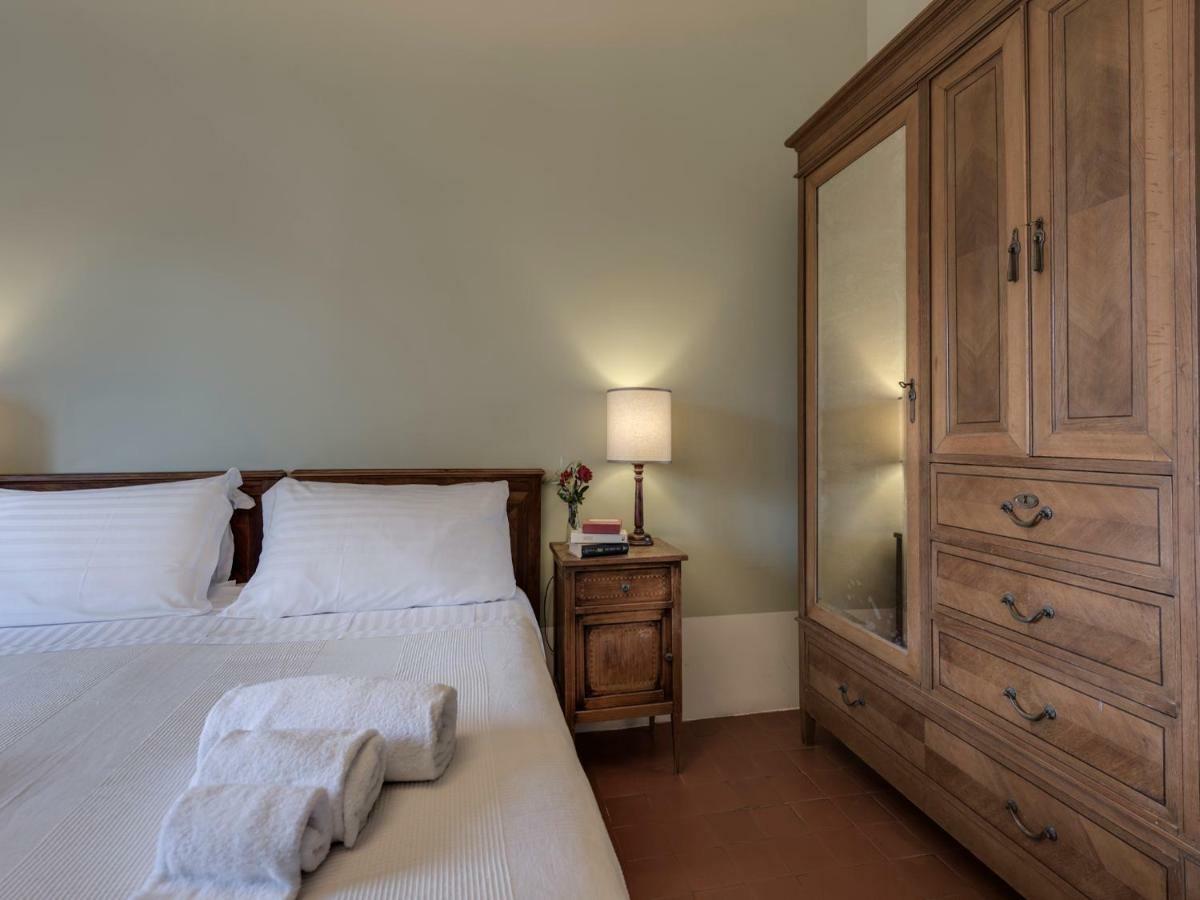 Tenuta Di Capezzana Bed & Breakfast Seano Екстериор снимка